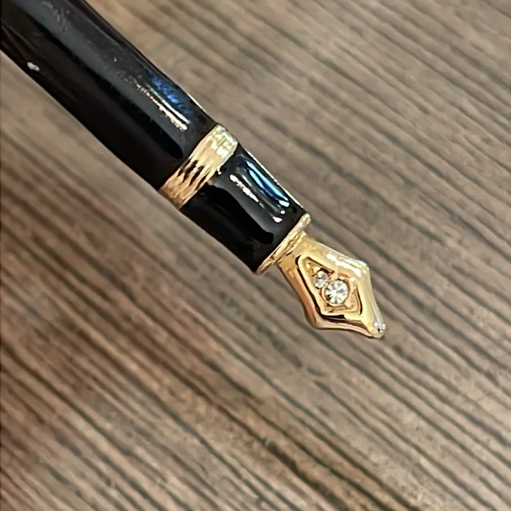 Vintage Style Fountain Pen Pin